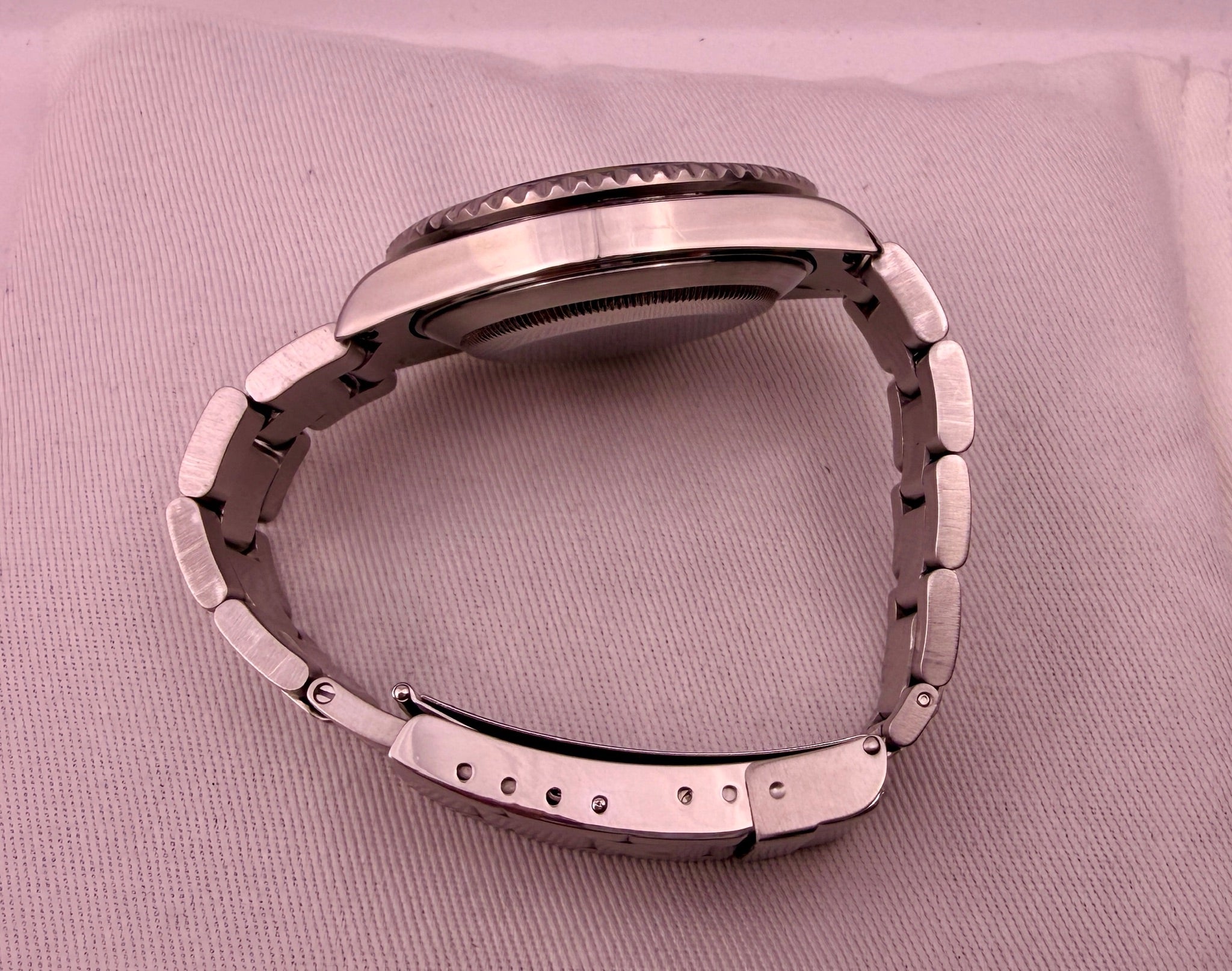 Case #414 — Rolex Submariner Date Black Ref. 16610