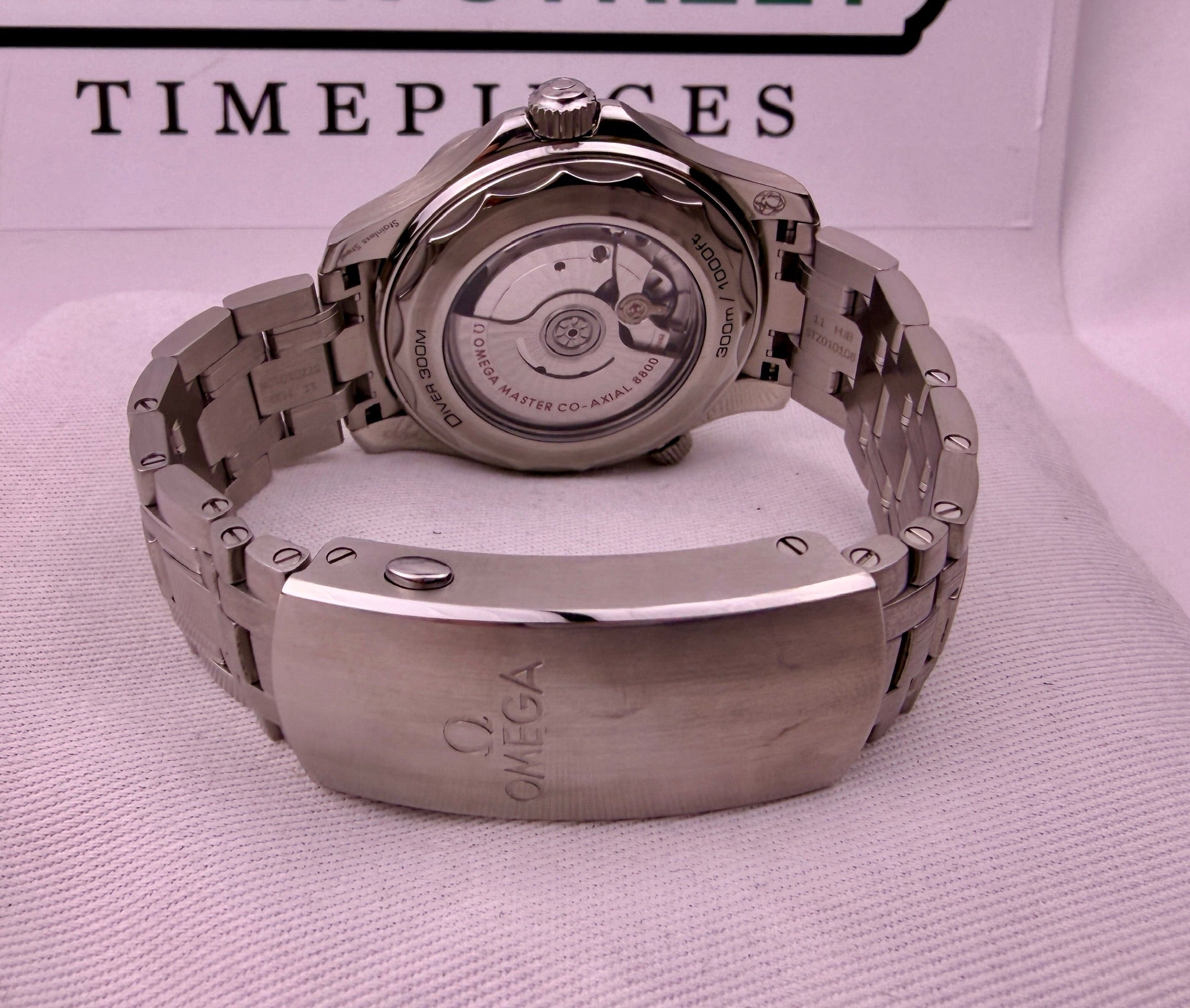 Case #440 — Omega Seamaster Professional White / Black Ref. 210.30.42.20.04.001