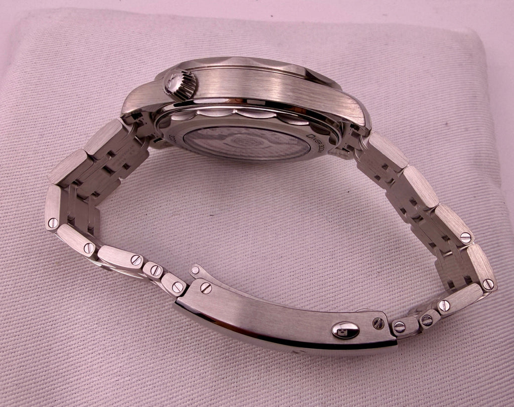 Case #440 — Omega Seamaster Professional White / Black Ref. 210.30.42.20.04.001