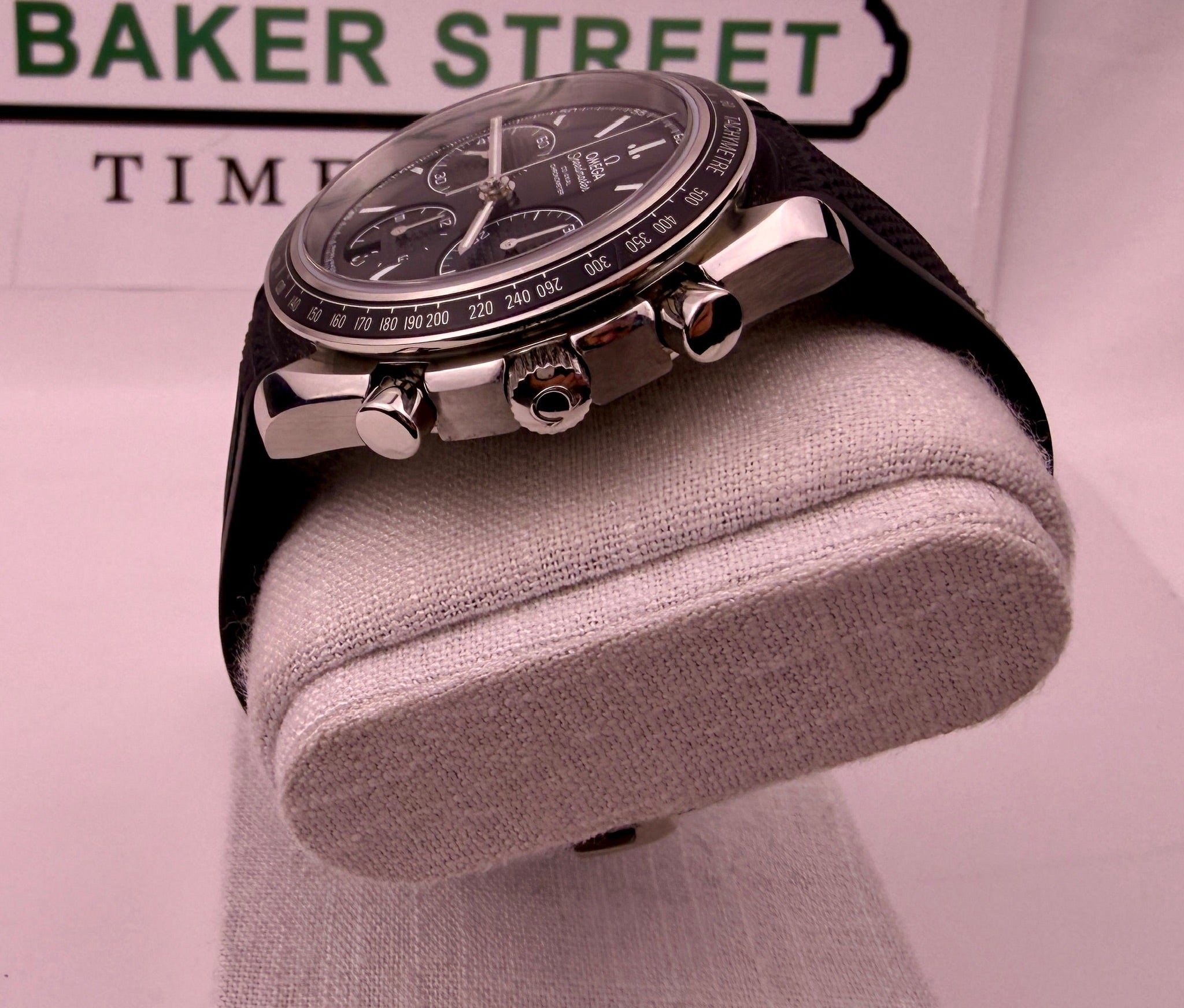 Case #410 — Omega Speedmaster Racing Black on Rubber Strap Ref. 326.32.40.50.01.001