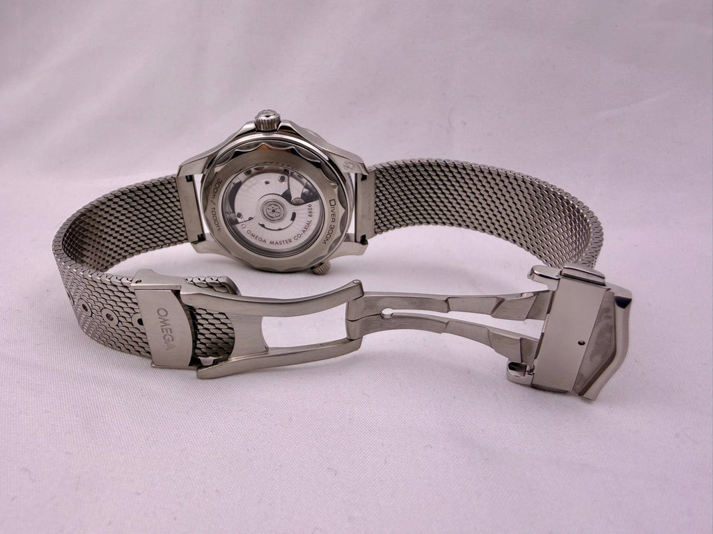 Case #430 — Omega Seamaster Professional 300 Black on Mesh Ref. 210.30.42.20.01.010