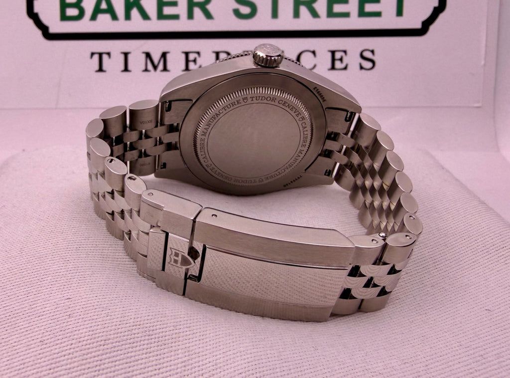 Case #447 — Tudor Black Bay 58 (Red) Ref. m7939a1a0ru-0001