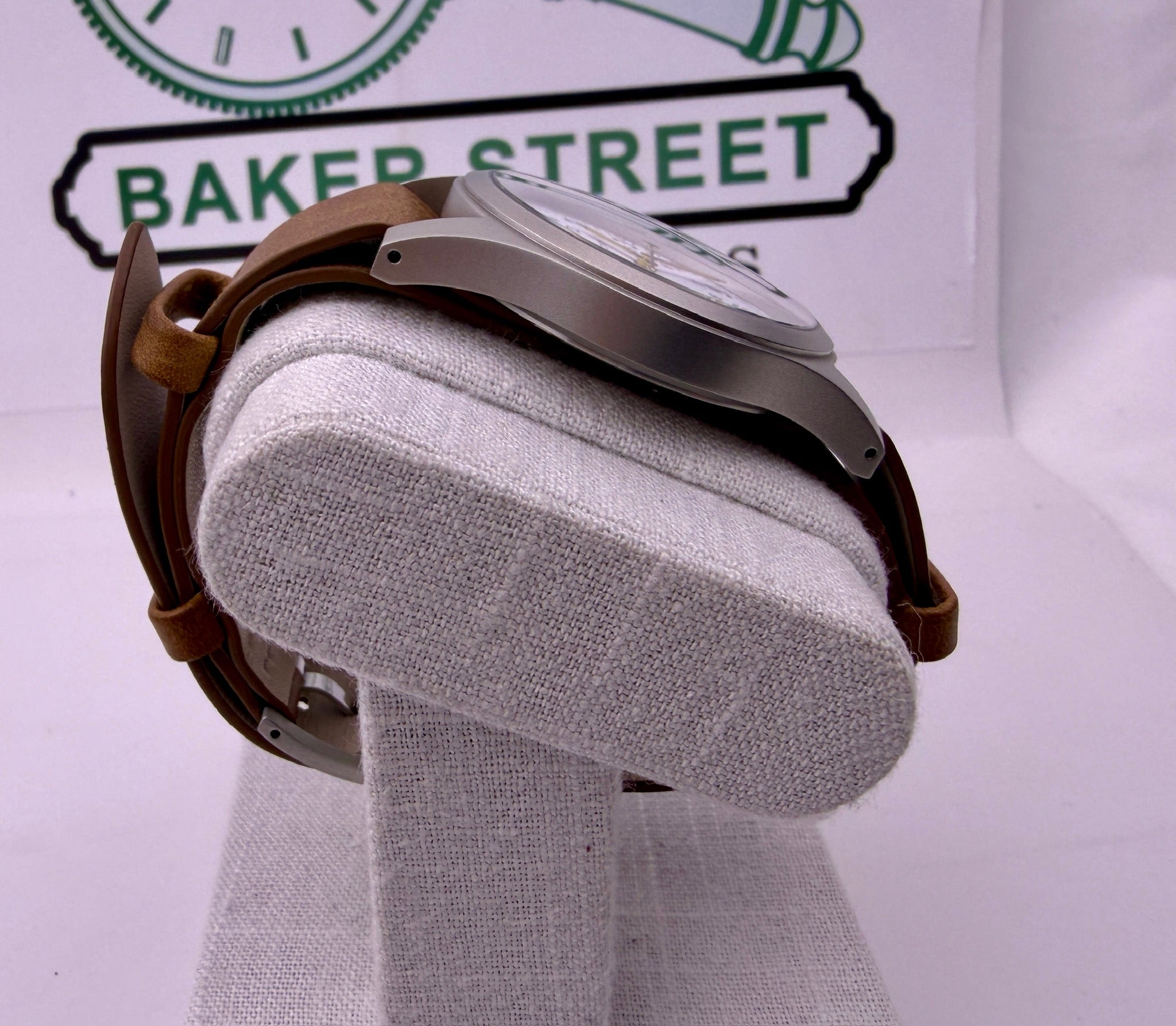 Case #487 — Hamilton Khaki Field White Dial Ref. H69439511