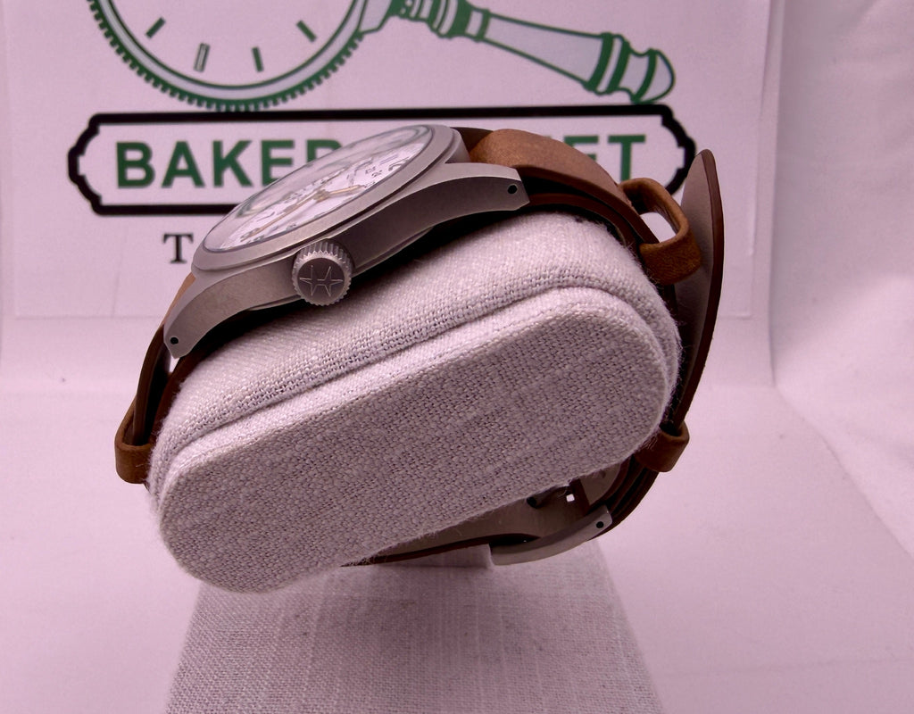 Case #487 — Hamilton Khaki Field White Dial Ref. H69439511