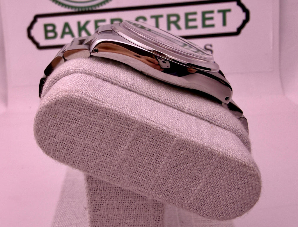 Case #500 — Traska V6 Summiteer Red Ref. 6224