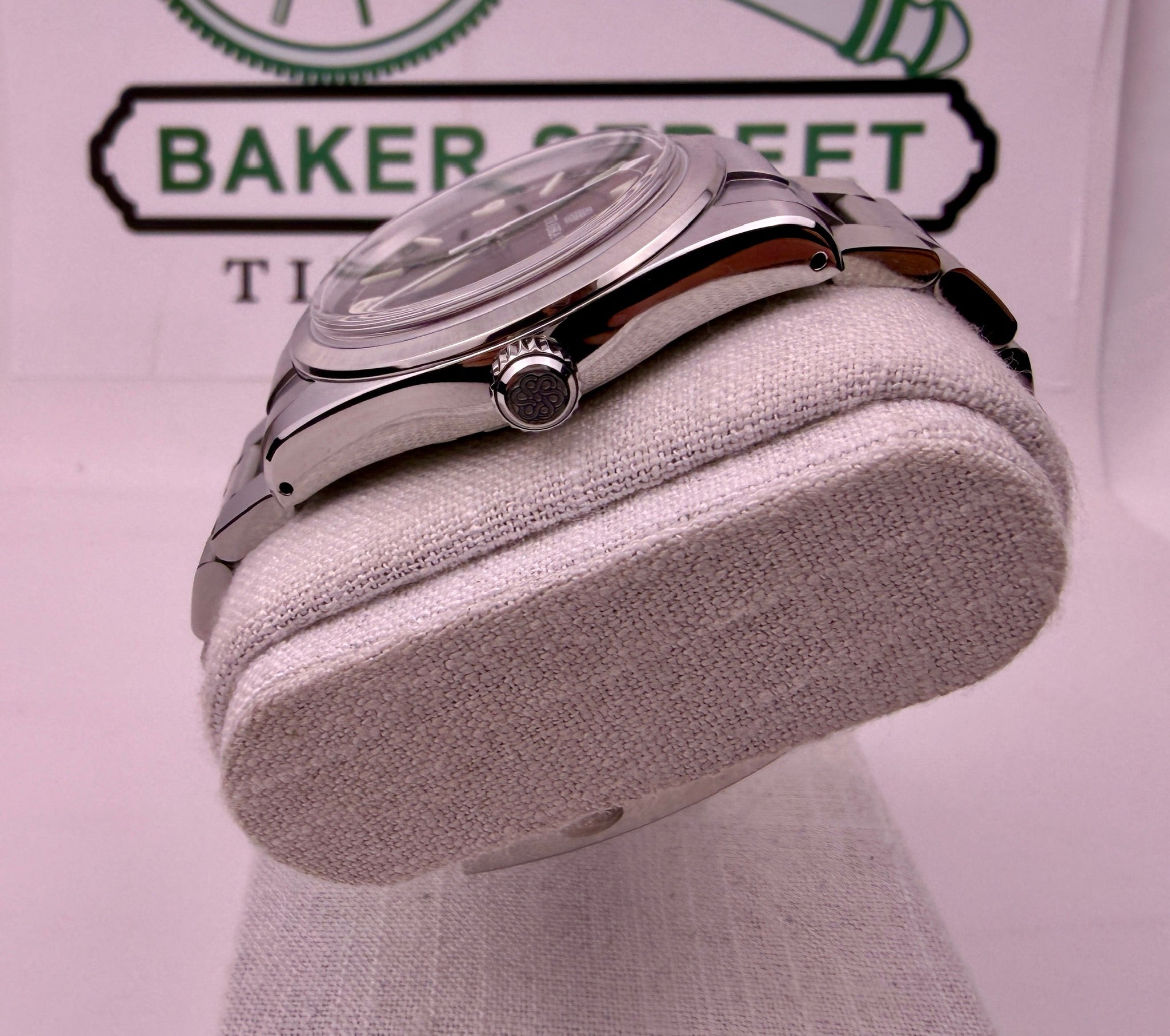 Case #500 — Traska V6 Summiteer Red Ref. 6224