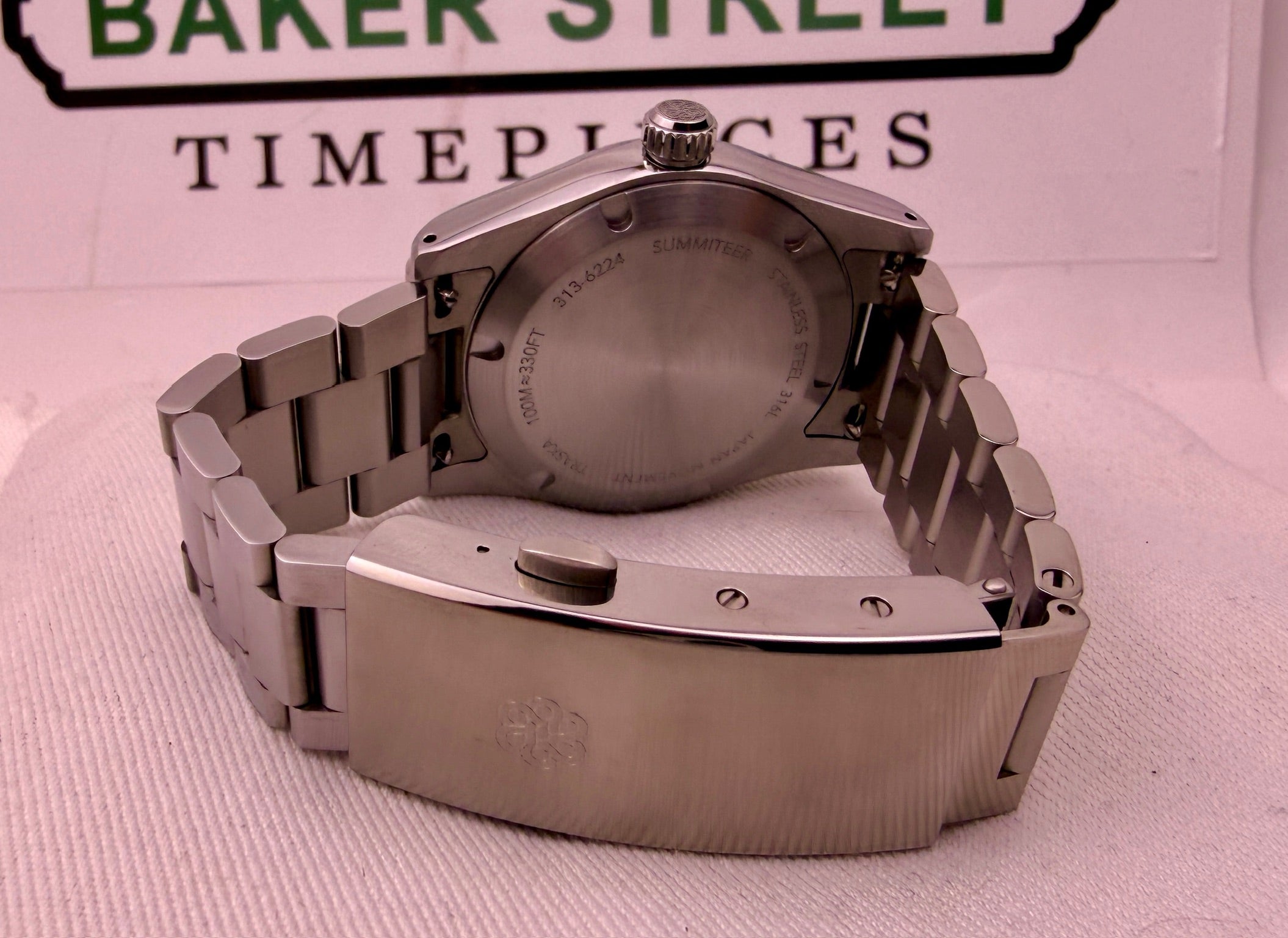 Case #500 — Traska V6 Summiteer Red Ref. 6224