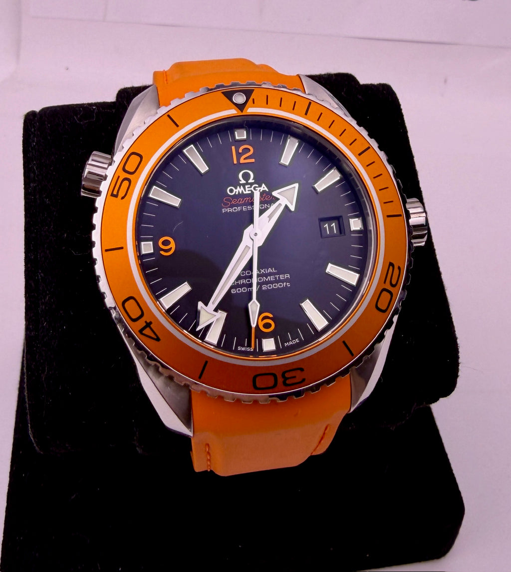 Case #514 — Omega Seamaster Planet Ocean on Orange Rubber Strap Ref. 232.32.46.21.01.001