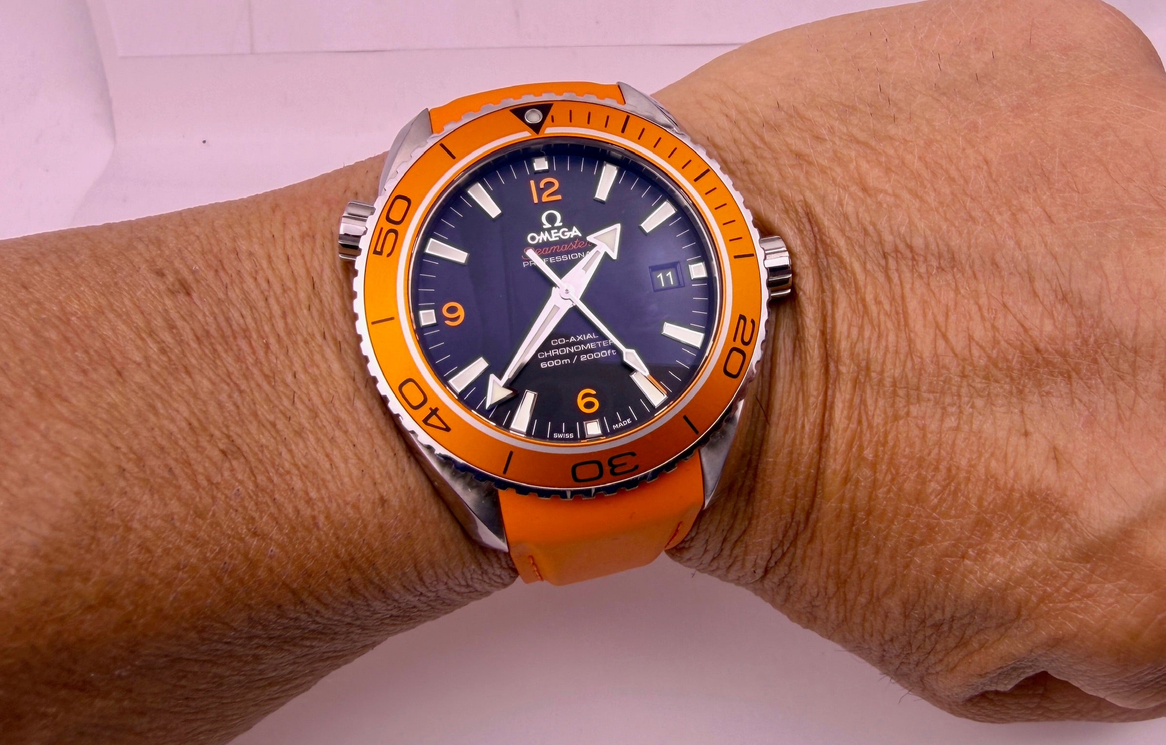 Case #514 — Omega Seamaster Planet Ocean on Orange Rubber Strap Ref. 232.32.46.21.01.001