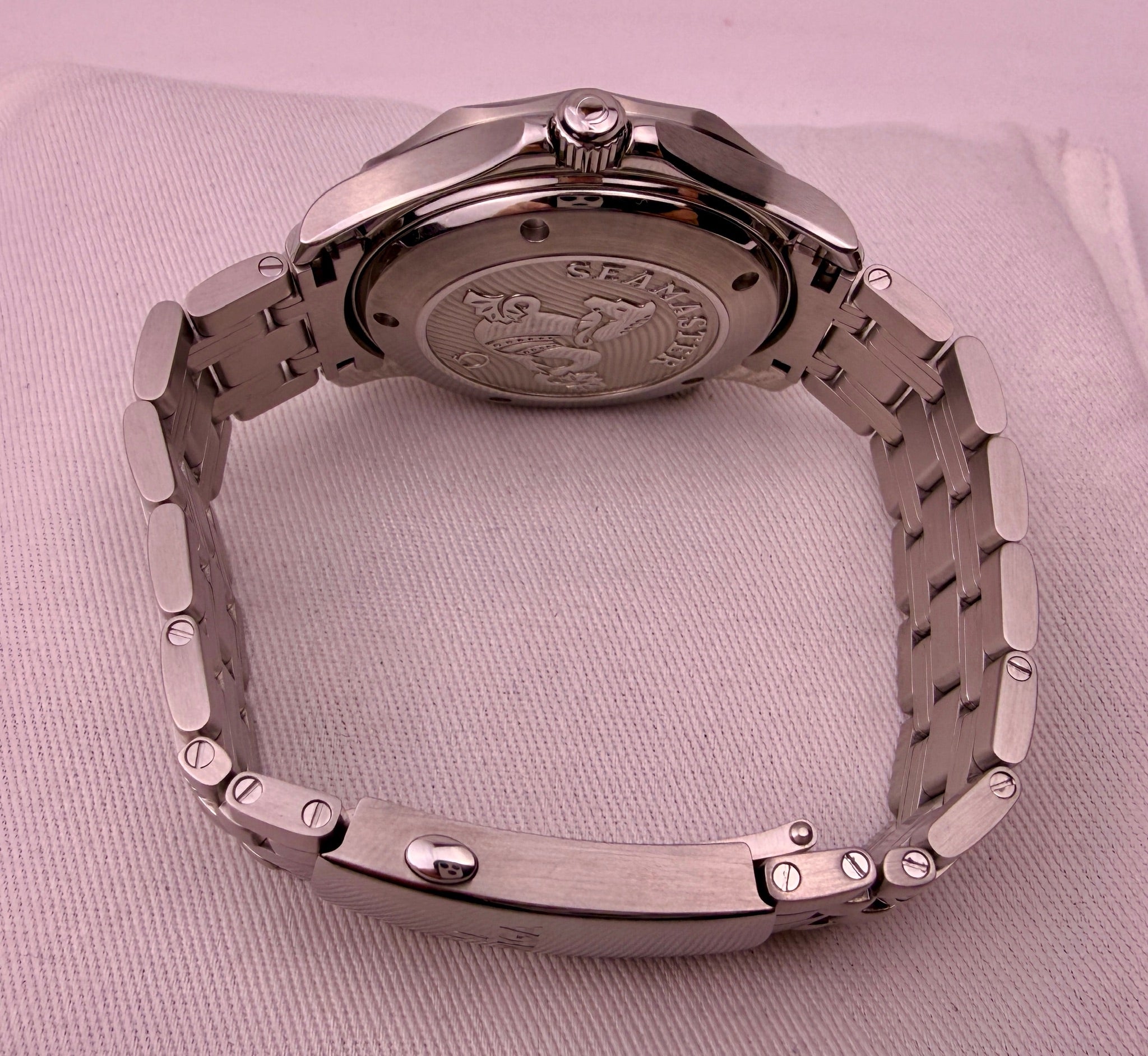 Case #526 — Omega Seamaster Professional Blue (No Wave Dial) Ref. 212.30.41.20.03.001