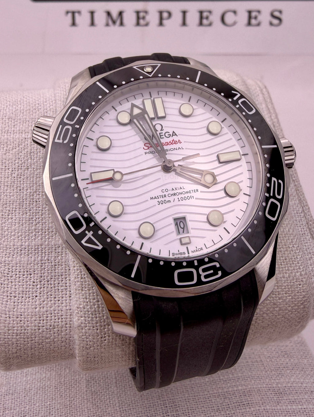 Case #516 — Omega Seamaster Professional White Dial on Rubber Strap Ref. 210.32.42.20.04.001