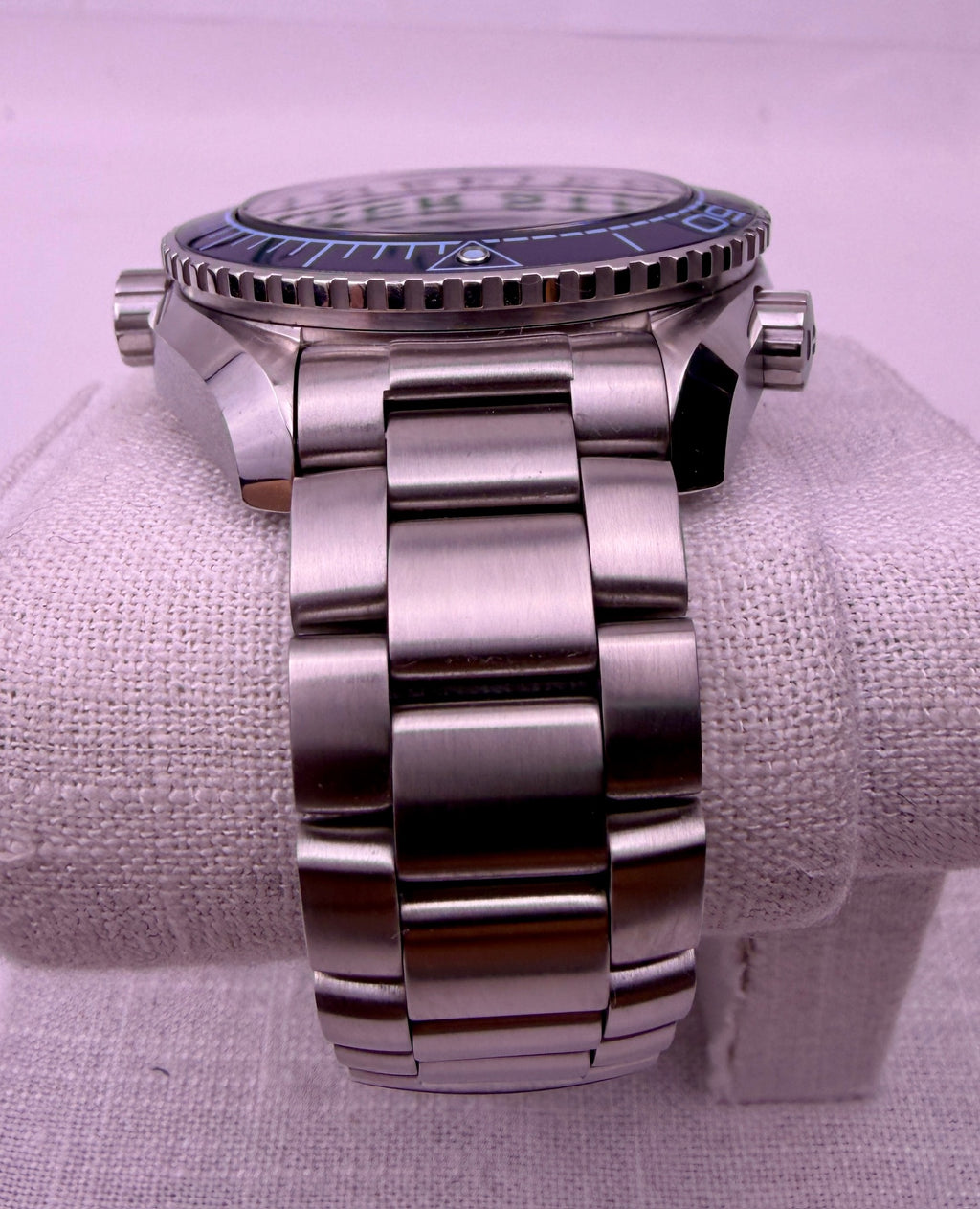 Case #527 — Omega Seamaster Planet Ocean 39.5MM Summer Blue Ref. 215.30.40.20.03.002