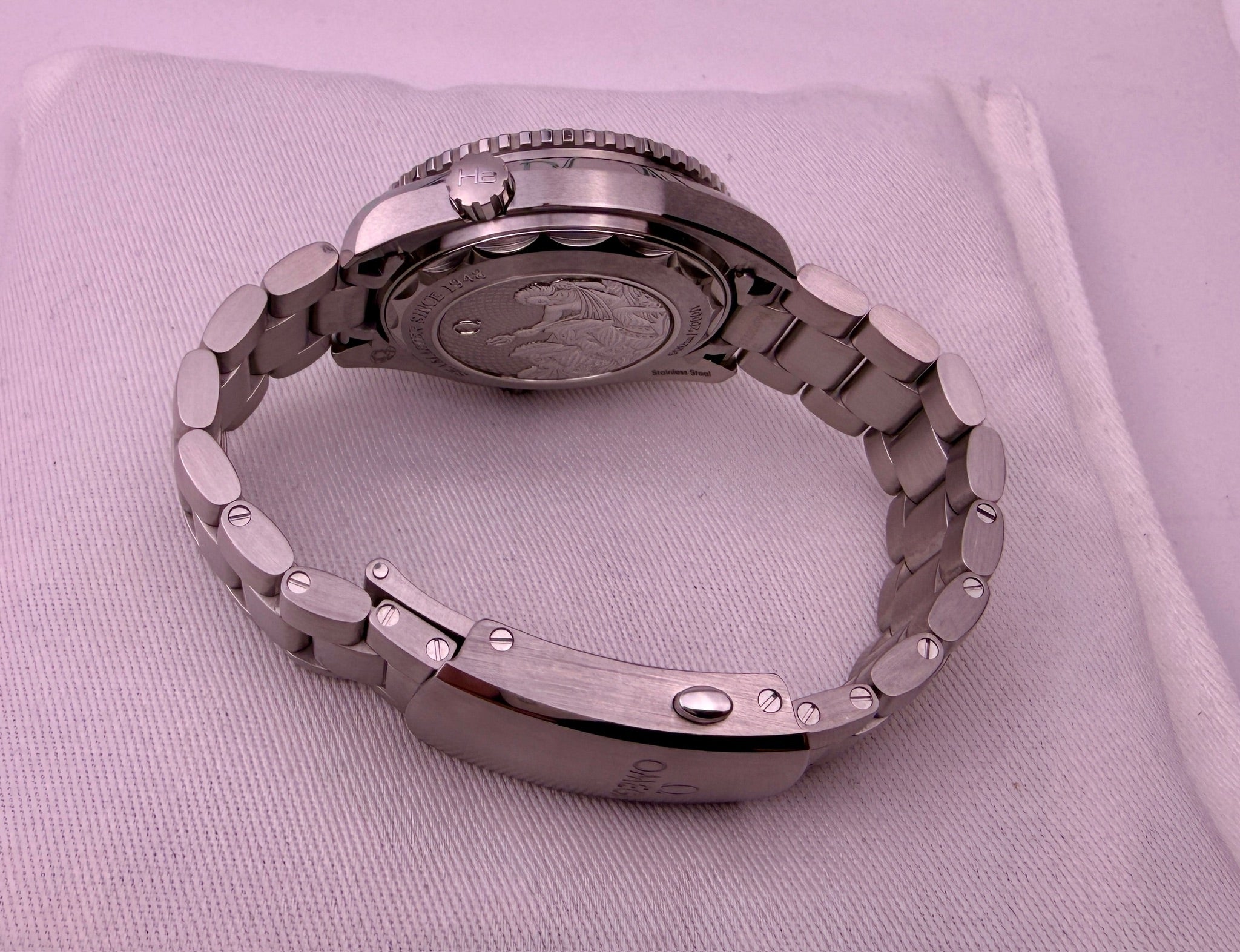 Case #527 — Omega Seamaster Planet Ocean 39.5MM Summer Blue Ref. 215.30.40.20.03.002