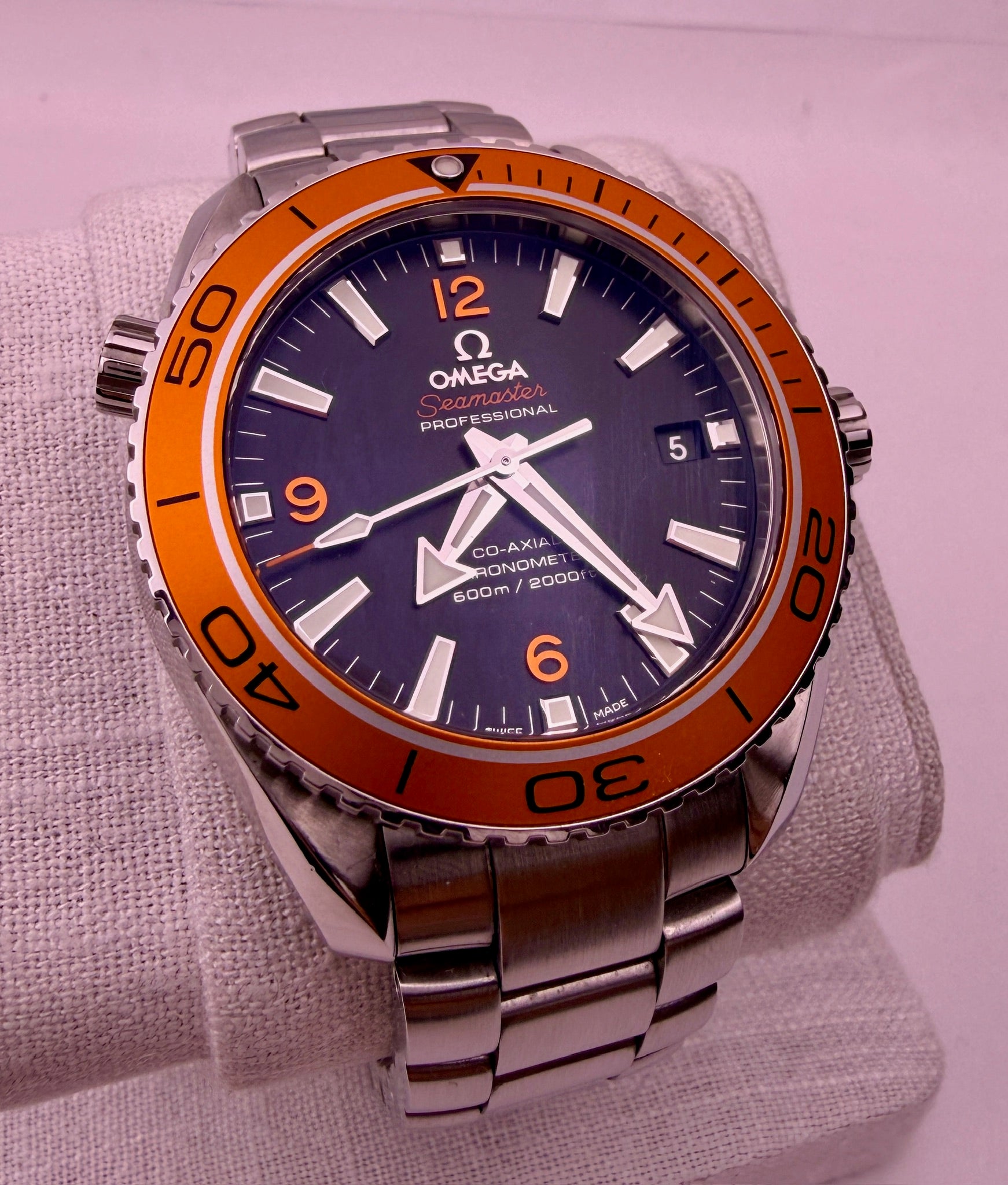 Case #521 — Omega Seamaster Planet Ocean Orange Ref. 232.30.42.21.01.002