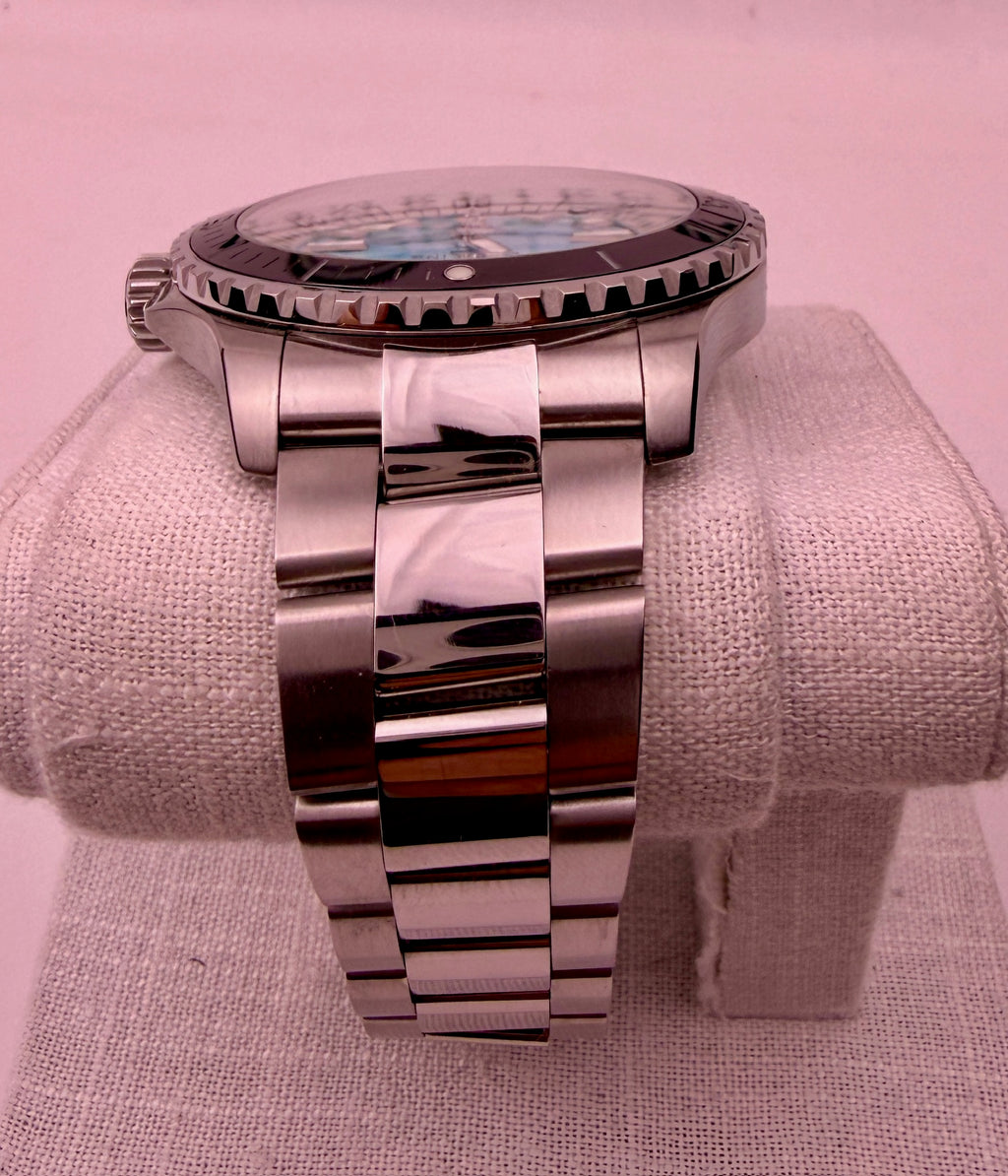 Case #537 — Breitling Superocean 44MM “Tiffany Blue” Ref. A17376
