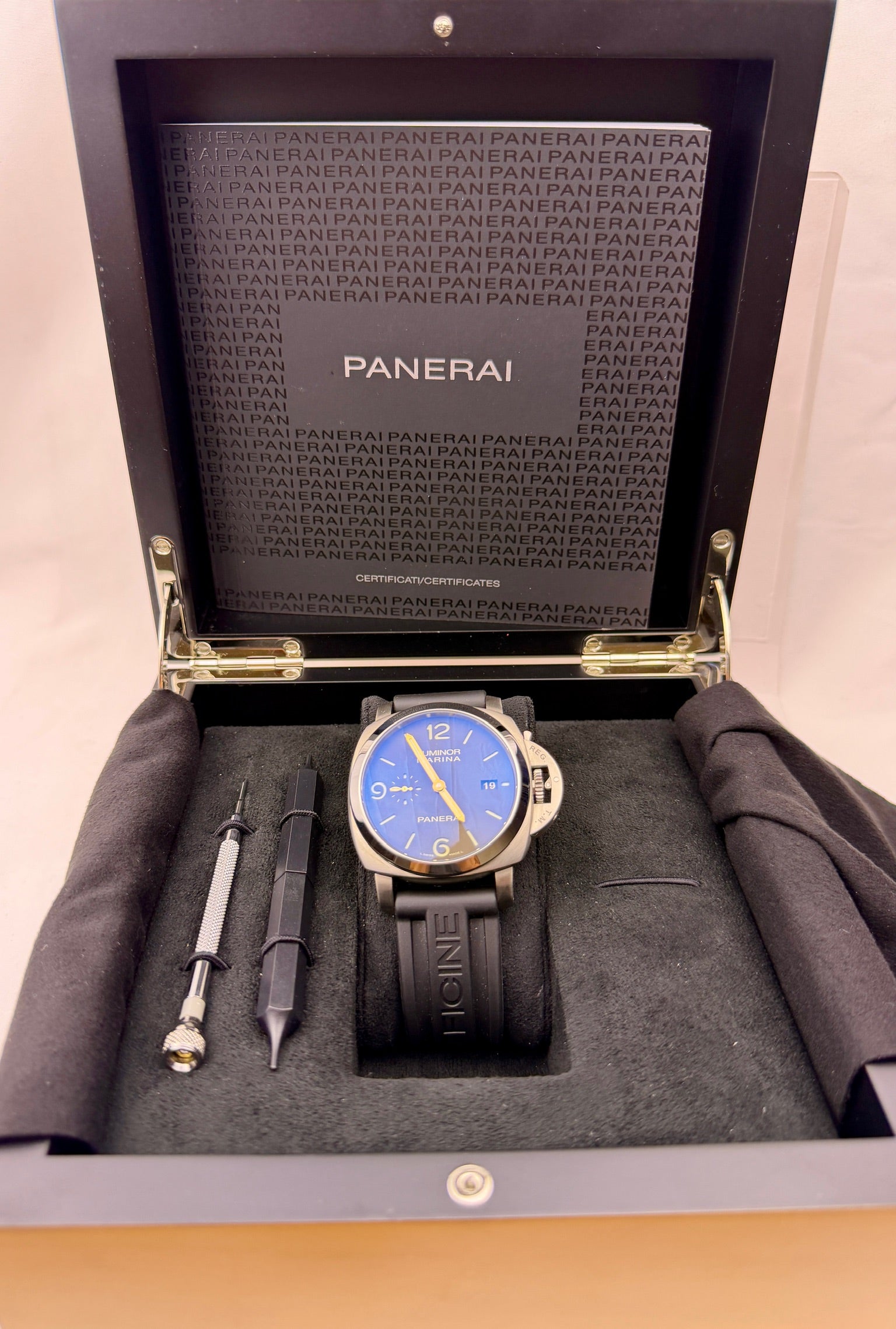 Case #568 — Panerai Luminor Marina 3 Days Titanium Ref. PAM00351