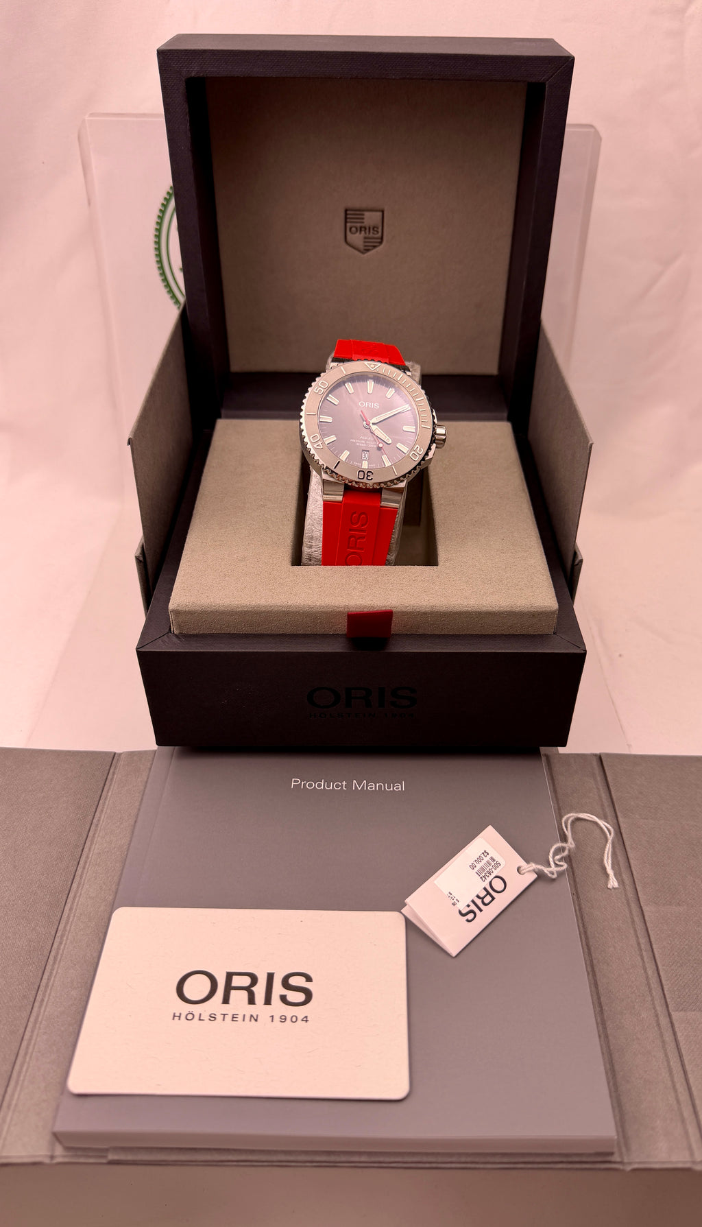 CASE #580 — ORIS AQUIS DATE RELIEF GREY DIAL / RED RUBBER REF. 01 733 7730 4153-07 4 24 66EB