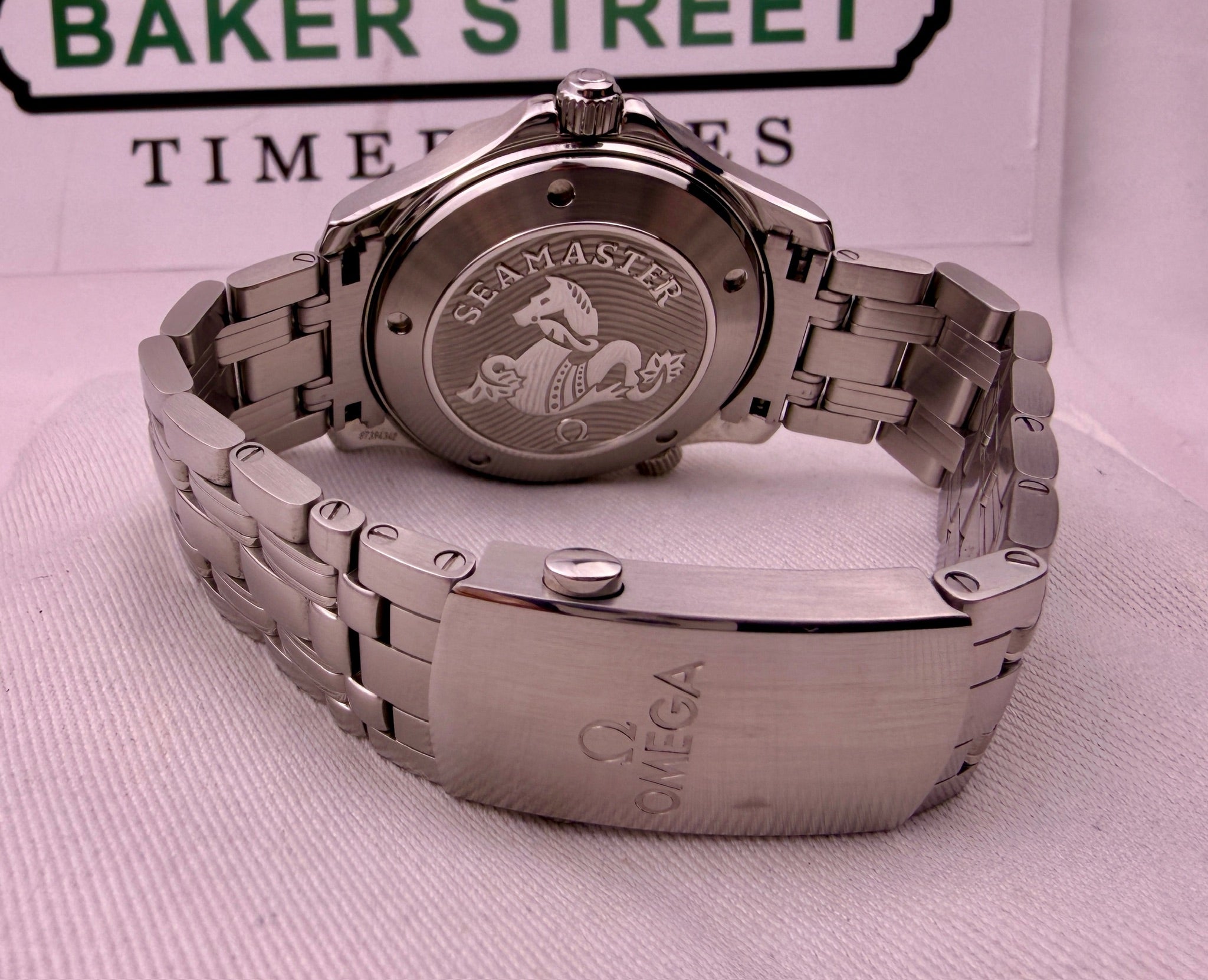 Case #546 — Omega Seamaster Professional 300M Blue “No Wave” Ref. 212.30.41.20.03.001