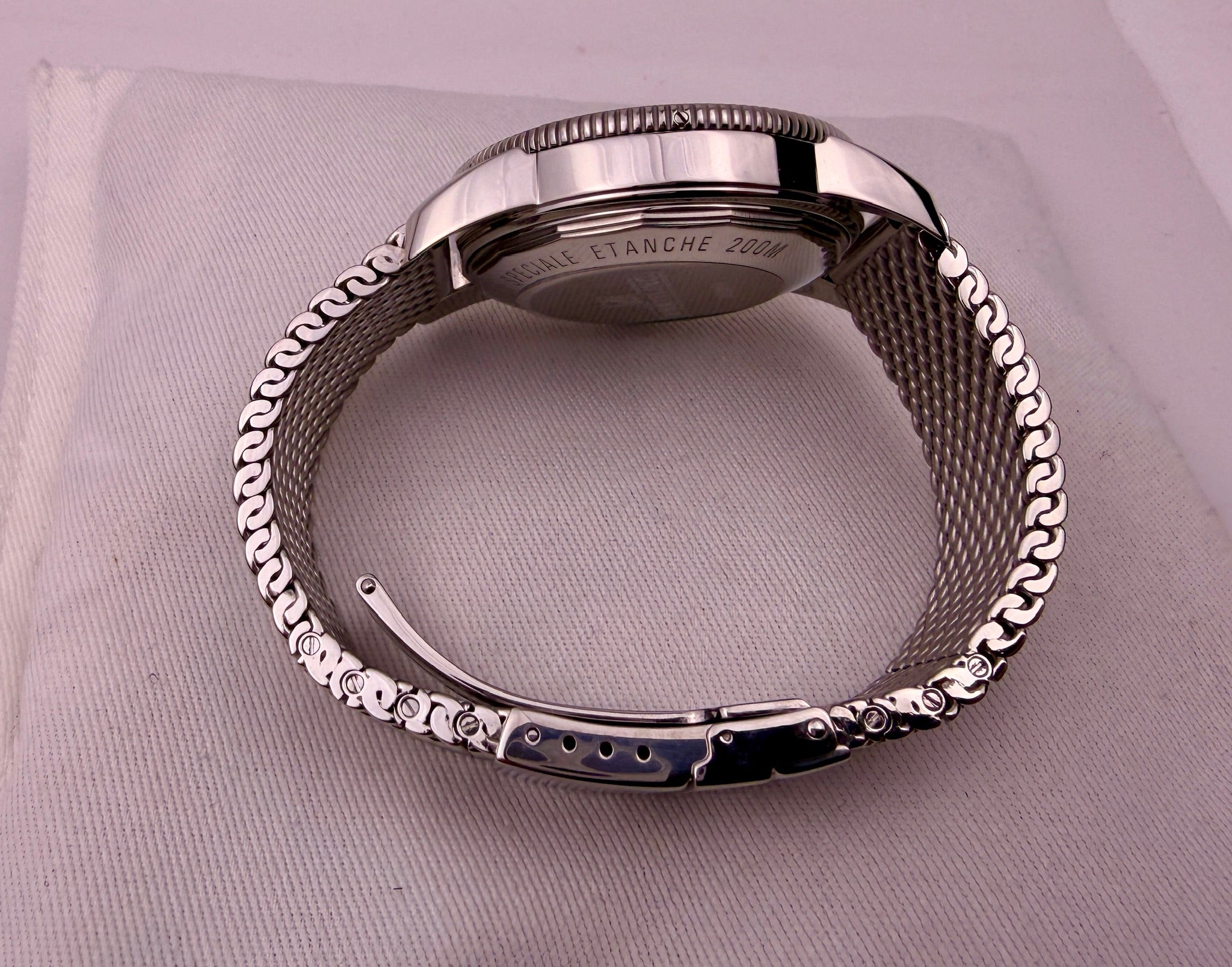 CASE #606 — BREITLING SUPEROCEAN HERITAGE II 42 WHITE REF. AB2010