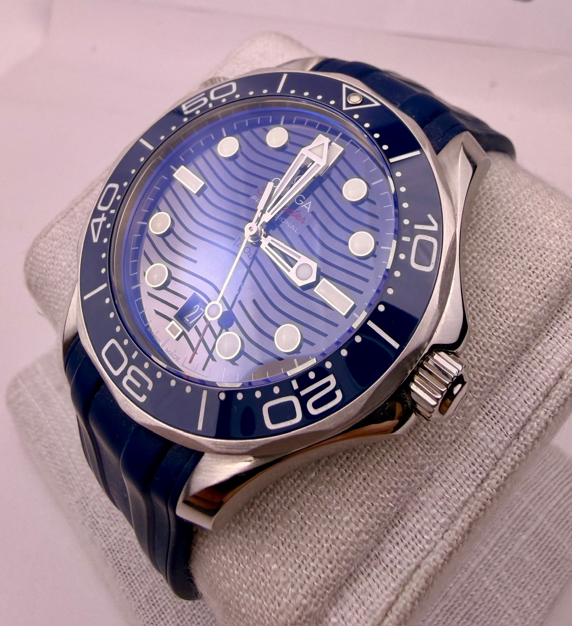 Case #616 — Omega Seamaster Professional Blue Wave on Rubber Ref. 210.32.42.20.03.001