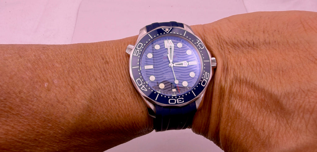 Case #616 — Omega Seamaster Professional Blue Wave on Rubber Ref. 210.32.42.20.03.001