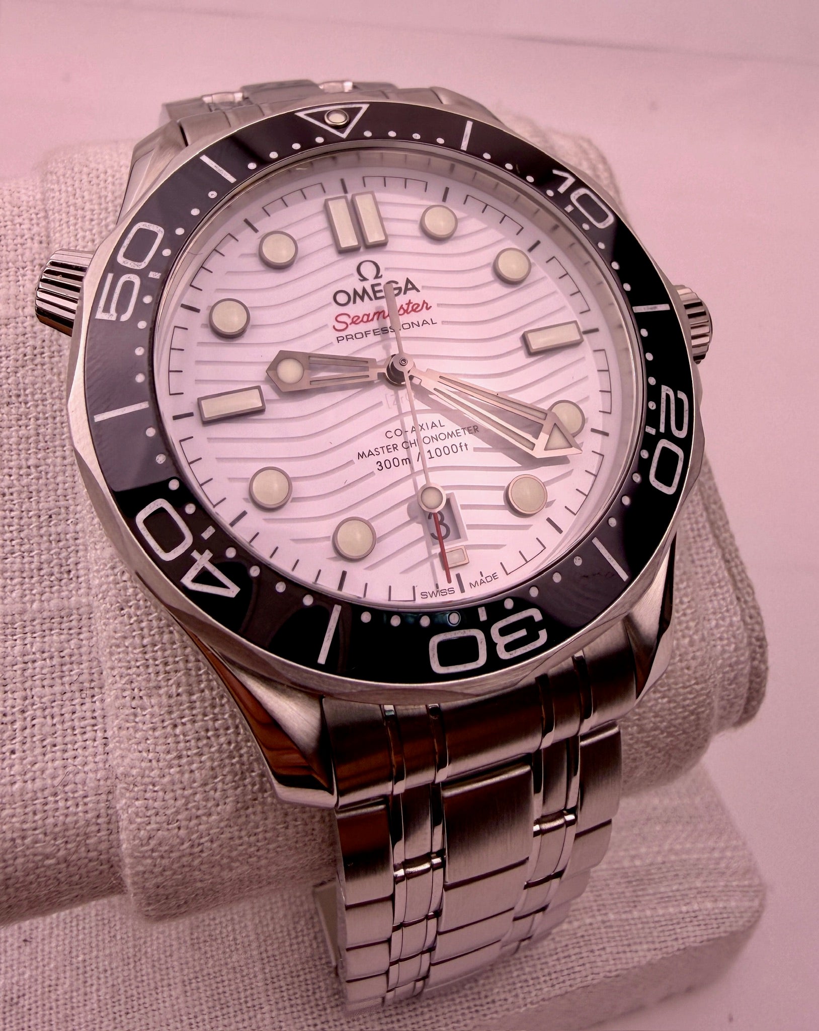 Case #595 — Omega Seamaster 300 (White) Ref. 210.30.42.20.04.001