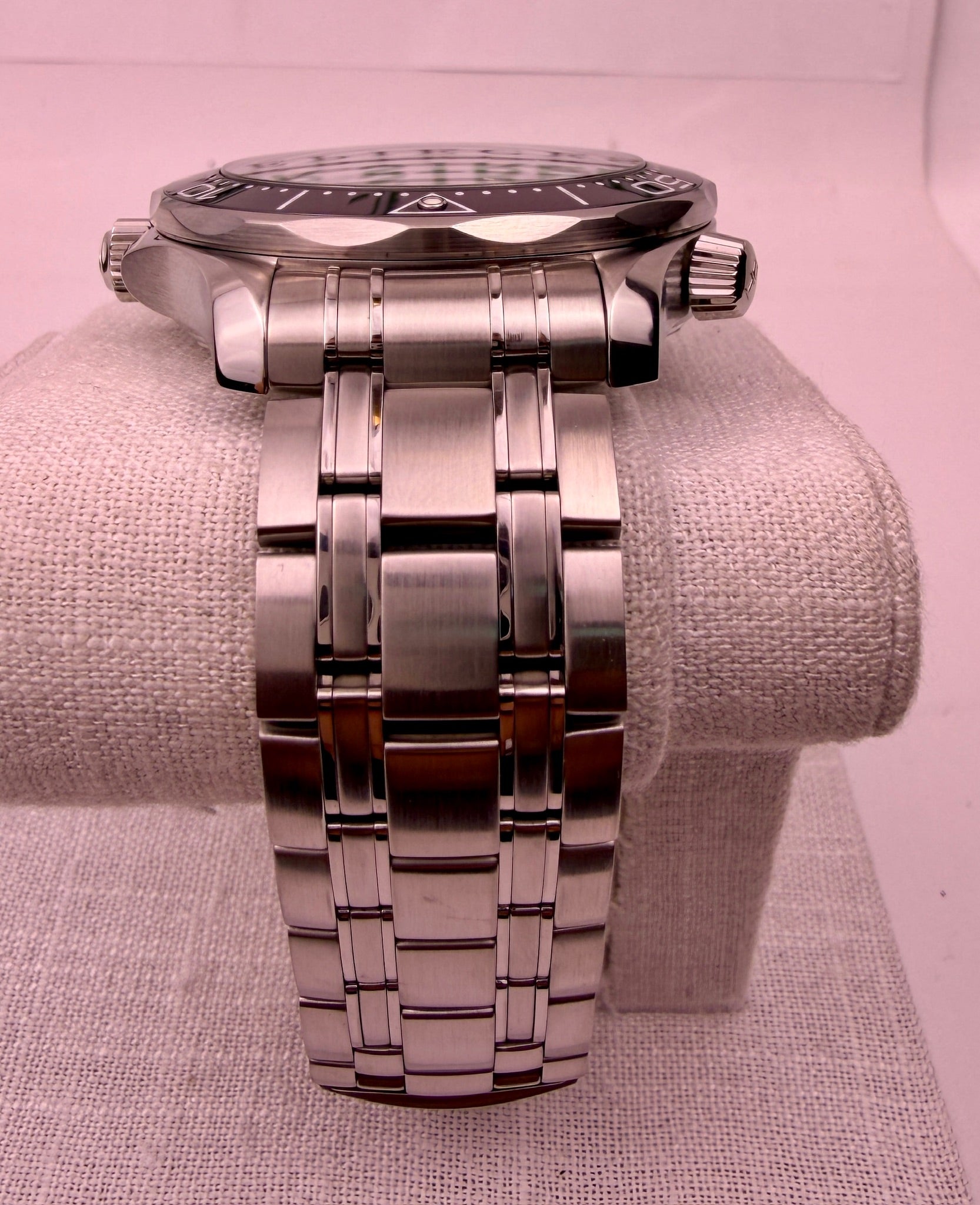Case #595 — Omega Seamaster 300 (White) Ref. 210.30.42.20.04.001