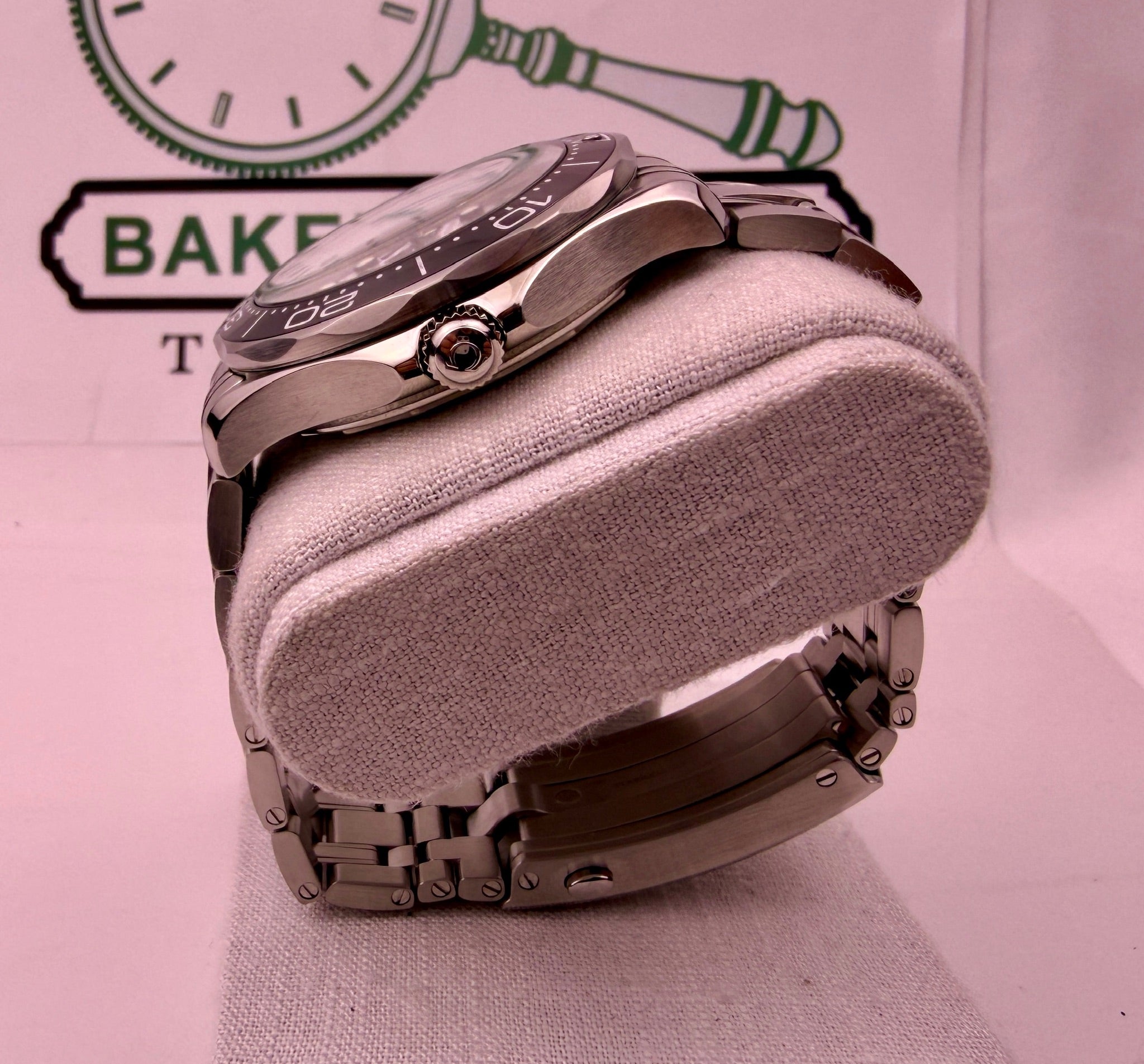 Case #595 — Omega Seamaster 300 (White) Ref. 210.30.42.20.04.001