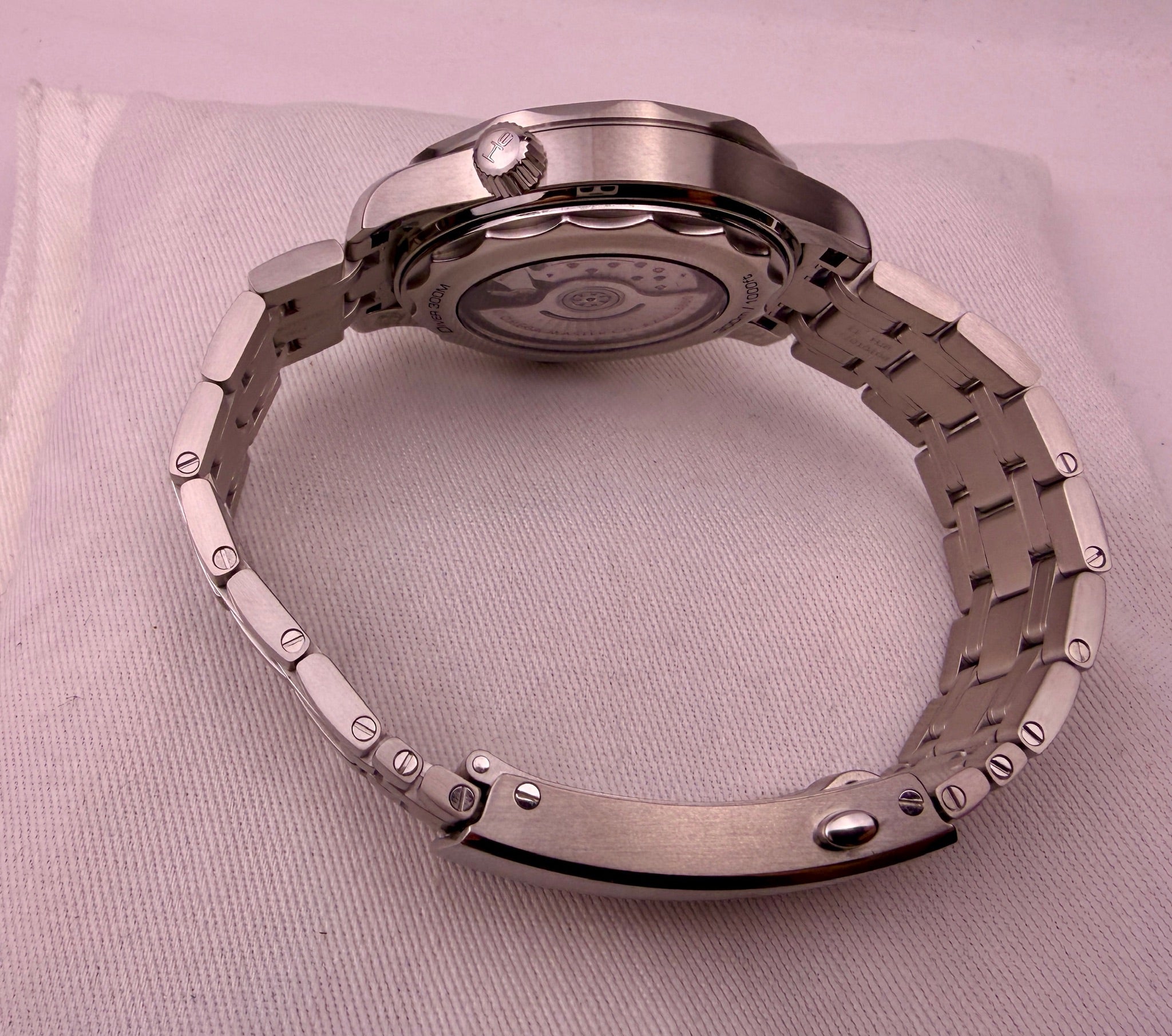 Case #595 — Omega Seamaster 300 (White) Ref. 210.30.42.20.04.001