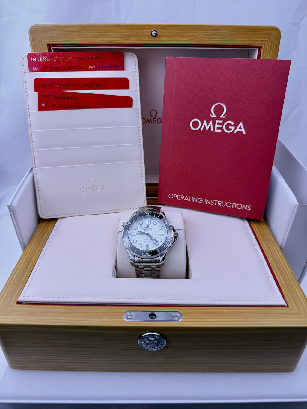 Case #595 — Omega Seamaster 300 (White) Ref. 210.30.42.20.04.001