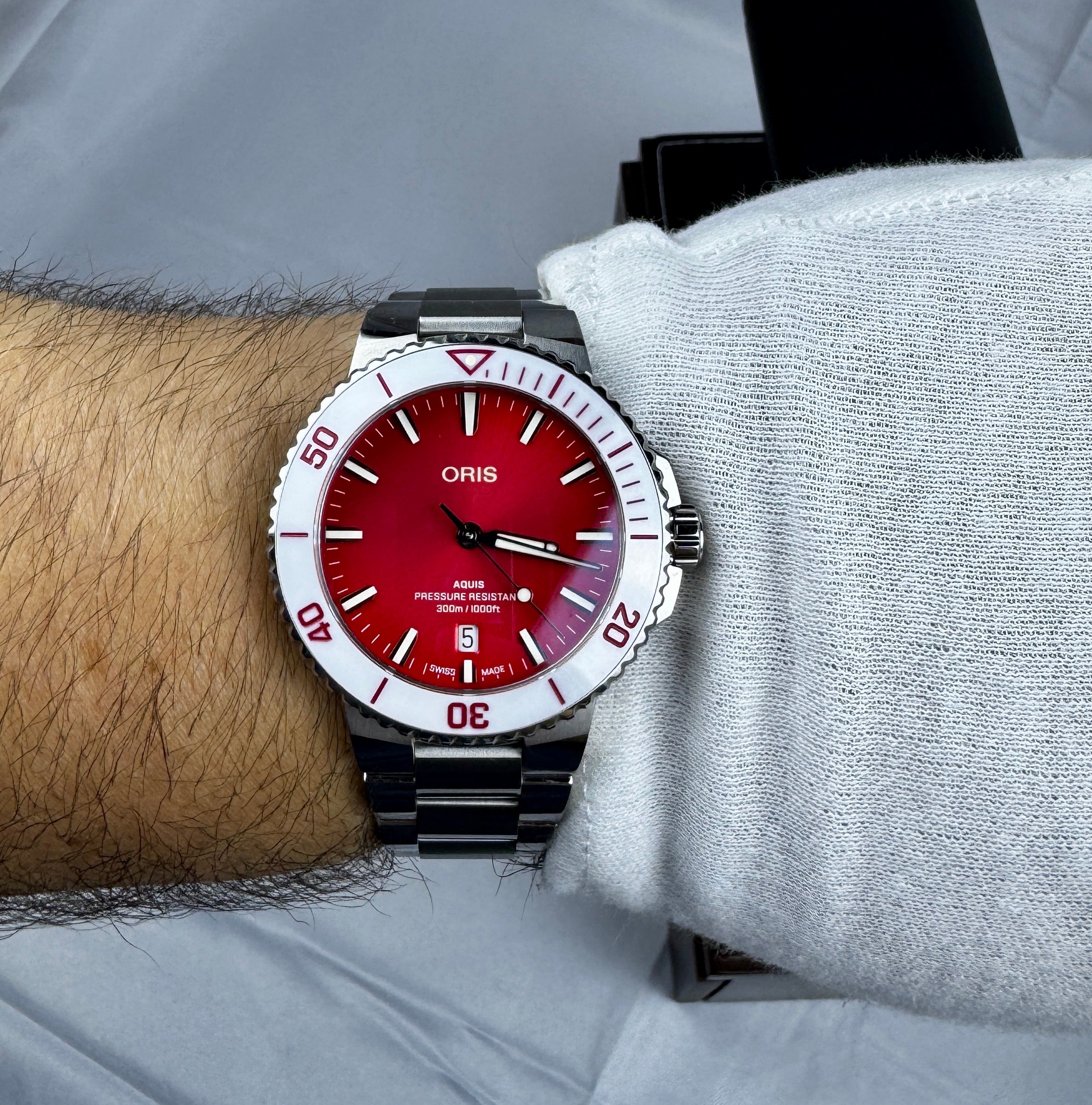 Case #0041 - Pre-Owned Oris Aquis Taste Of Summer - Watermelon Red - Full Kit!